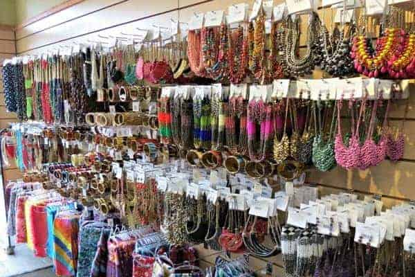 مشروع محل اكسسوارات مربح للفتيات صناع المال
