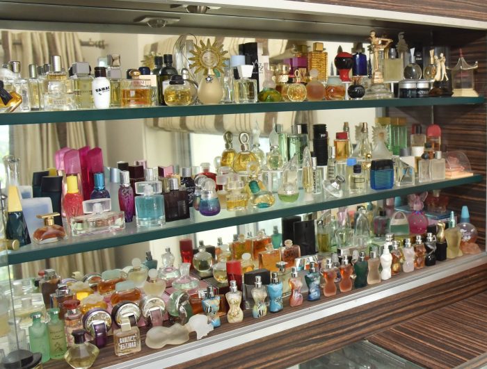 مشروع تصنيع العطور والأدوات والخطوات اللازمة لبدايته وكيفية تسويق المشروع صناع المال